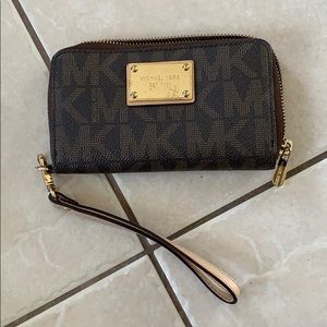 Michael Kors Wristlet